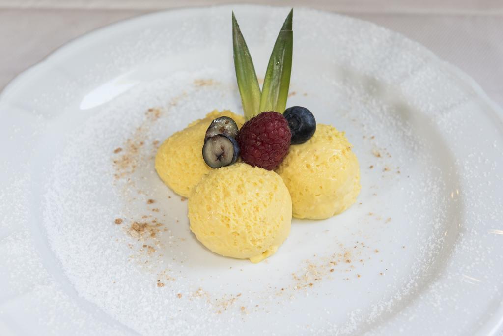 Locanda La Posta Cavour Luaran gambar