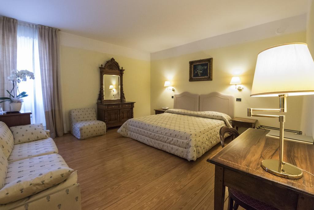 Locanda La Posta Cavour Luaran gambar