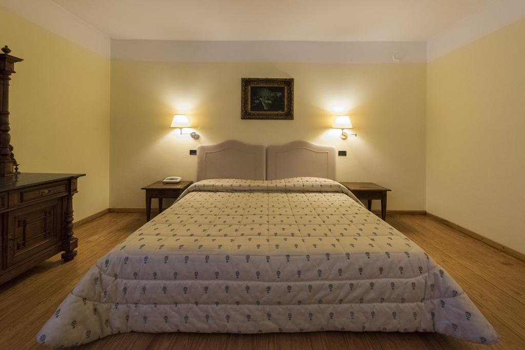 Locanda La Posta Cavour Luaran gambar